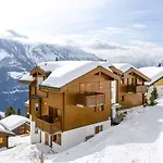 Camelot 3 Apartment